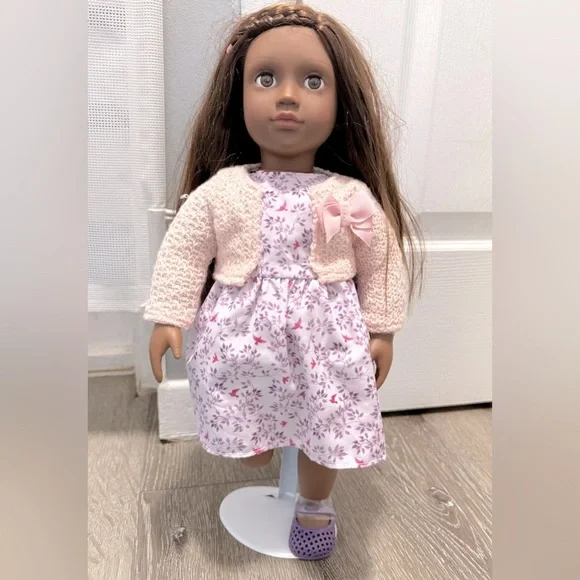 18” Our Generation - Suzee With Amputated Leg (crutches added) - Picture 4 of 12